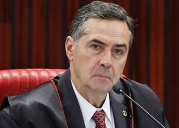 Barroso diz que ‘democracia só não tem lugar para quem pretenda destruí-la’