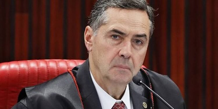 Barroso diz que ‘democracia só não tem lugar para quem pretenda destruí-la’