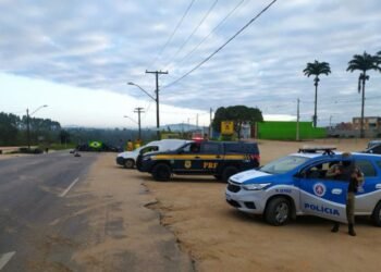 Forças de Segurança desbloqueiam trechos ocupados por caminhoneiros na BR-116