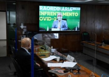 Queiroga projeta imunização completa de todos os adultos em outubro