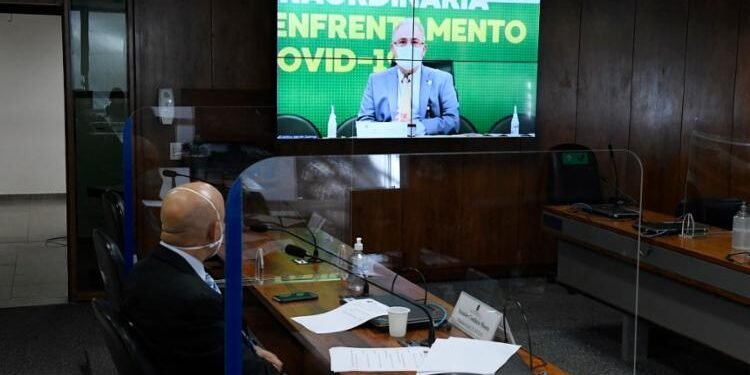 Queiroga projeta imunização completa de todos os adultos em outubro