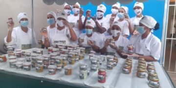 Grupo de mulheres de Jacobina aposta na produção de doces, geleias e temperos para gerar renda