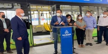 Salvador: Prefeito anuncia testes com ônibus elétricos ao lado do embaixador do reino unido