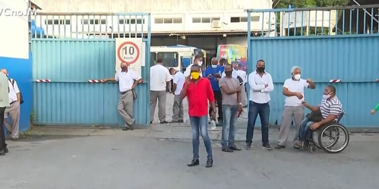 Salvador: Rodoviários fazem paralisação e atrasam saída de algumas linhas de ônibus