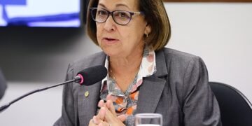 Documento final da CPI da Covid vai auxiliar investigação de fake news, diz Lídice