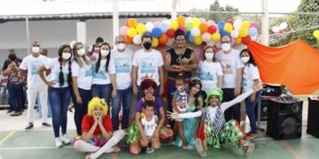 JEQUIÉ: Com ‘Caravana da Alegria’, prefeitura distribui 11 mil brinquedos no Dia das Crianças