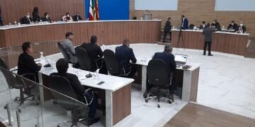 Brumado: projeto que visa sustar decreto que desobriga uso de máscara não é votado na Câmara