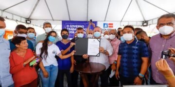 Adolfo Menezes exalta servidor público, inaugura reforma do Ginásio de Esportes e assina ordem de serviço para ampliação de escola em Itiúba