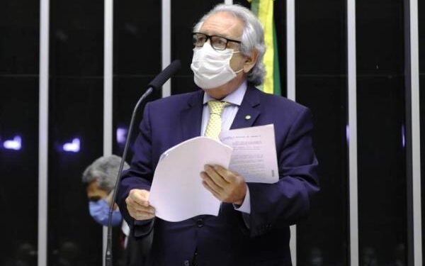 Bancada baiana deu 35 votos para tentar aprovar PEC do CNMP