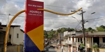 JIQUIRIÇA: Governo assina ordem de serviço para construção de nova escola