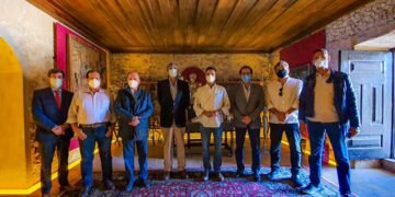 Comitiva do Governo do Estado faz acordo de cooperação com tradicional vinícola Portuguesa