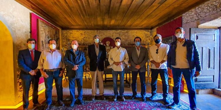 Comitiva do Governo do Estado faz acordo de cooperação com tradicional vinícola Portuguesa