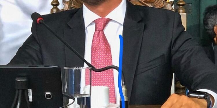 Nem o PT aguenta mais as condições do sindicato, diz vereador sobre volta às aulas