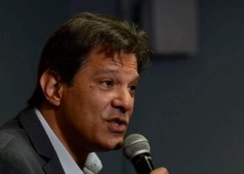Haddad diz que PT não é de esquerda e credita fracasso econômico do partido à Dilma