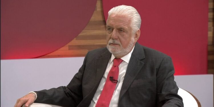 Wagner nega racha na base e provoca Neto: Do lado de lá só quem cresce é o dono do grupo