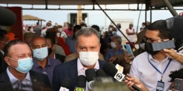 Adolfo Menezes participa, ao lado do governador Rui Costa, de lançamento da Operação Verão