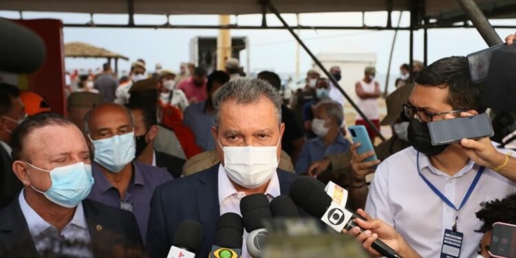 Adolfo Menezes participa, ao lado do governador Rui Costa, de lançamento da Operação Verão