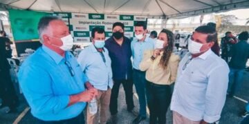 EUNÁPOLIS: Prefeita anuncia com Rui construção da nova rodovia