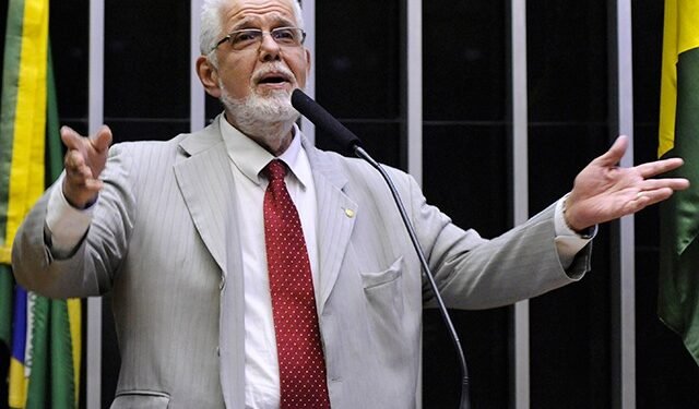 Solla pede à PGR investigação de “caronas” em aviões da FAB