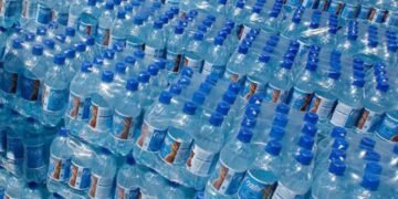 Prefeitura compra R$ 58 mil de água mineral para Secretaria do município