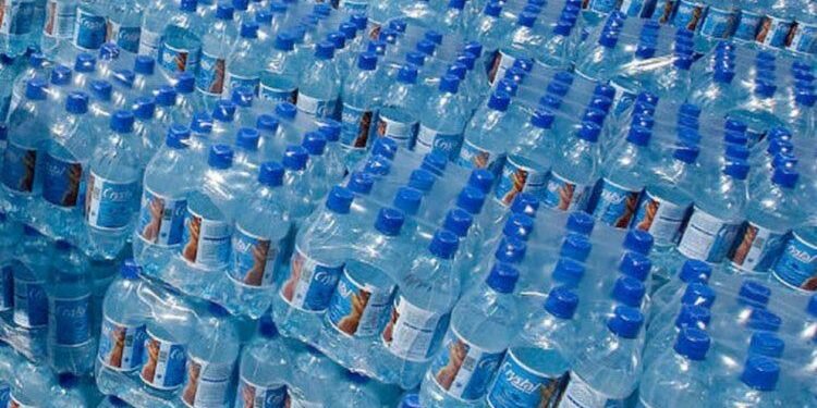 Prefeitura compra R$ 58 mil de água mineral para Secretaria do município