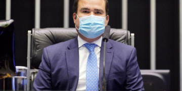 Cacá Leão diz que parcelamento de precatórios foi “conquista” e alfineta Rui Costa: “Coronelismo já acabou”