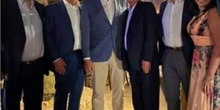 Casamento reúne ACM Neto, Arthur Lira e lideranças políticas na Ilha dos Frades