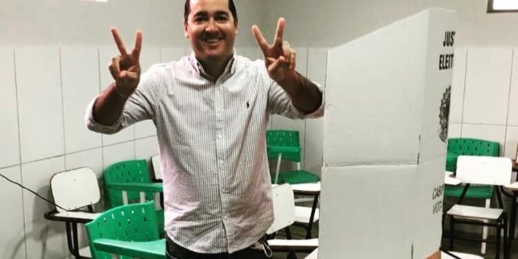 Di Cardoso é eleito, novamente, prefeito de João Dourado