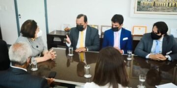 Geraldo Júnior convida MP a participar de debates na Câmara de Salvador