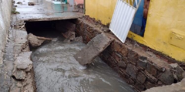 Defesa Civil Nacional verifica estragos causados pela chuva em Itaberaba