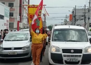 Professores fazem paralisação por melhores condições de trabalho em Feira de Santana