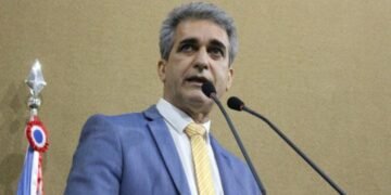 Robinson Almeida critica ‘agonia’ de aliados de ACM Neto por carnaval