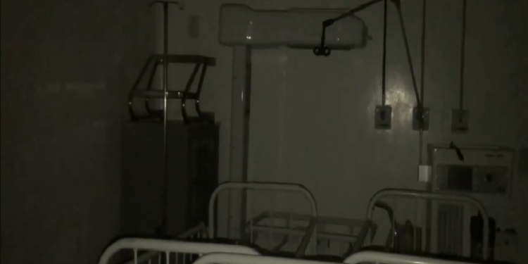 Diretor fecha três principais setores de hospital em São Sebastião do Passé