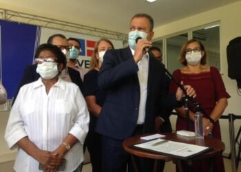 Novo ambulatório no Ana Nery é inaugurado e 20 UTIs são autorizadas por governador