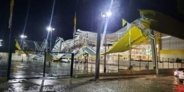 Temporal causa alagamento, queda de energia e outros prejuízos em Eunápolis, no extremo sul da Bahia