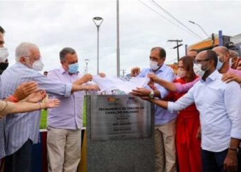 Ilhéus: Prefeito Mário Alexandre entrega trecho do canal