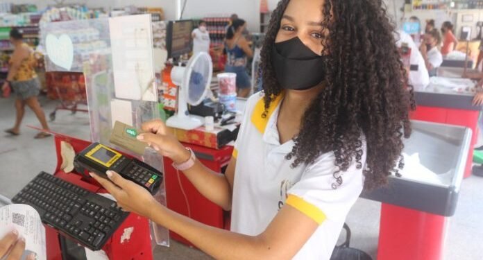 Famílias dos estudantes da rede estadual recebem mais um crédito do Programa Bolsa Presença