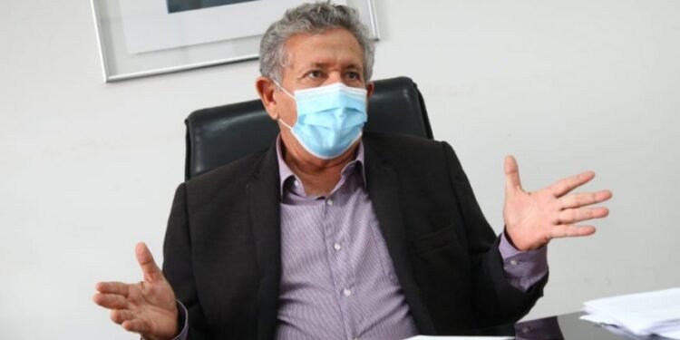 ‘Maior liderança política popular da Bahia’, diz Caetano sobre Rui após pesquisa