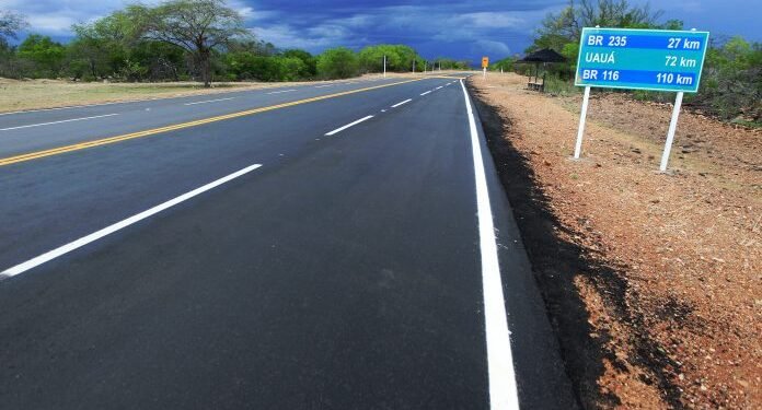 Governo investe R$ 60 milhões em estrada, escolas e abastecimento em Jaguarari