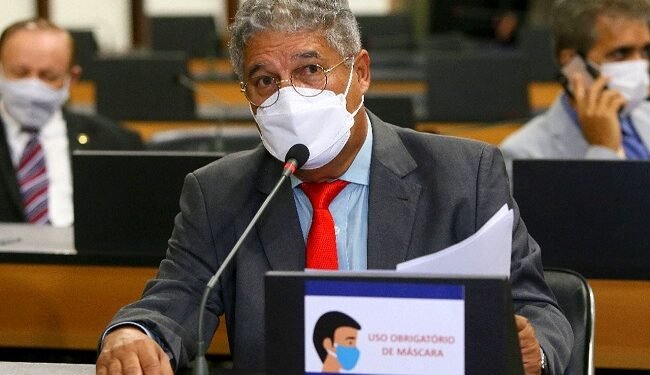 Salvador é a 6ª capital em investimentos e ACM Neto fala em sobrar dinheiro para o cidadão, rebate Rosemberg