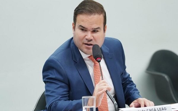 Cacá Leão diz que bancada do PP manterá voto favorável à PEC dos Precatórios