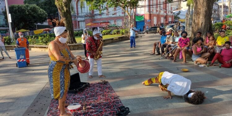Pessoas acompanhadas pelo Corra pro Abraço participarão de mini documentários sobre estratégias de sobrevivência na pandemia