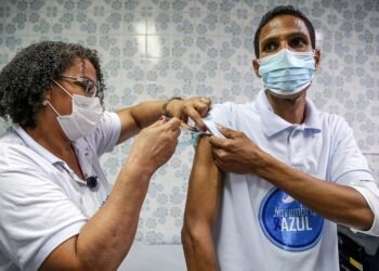 Pra evitar surto, SMS disponibiliza vacina contra gripe nos postos de saúde