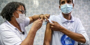 Pra evitar surto, SMS disponibiliza vacina contra gripe nos postos de saúde