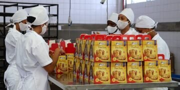 Santa na ceia: panificadora de Irmã Dulce produzirá 590 mil panetones para o Natal