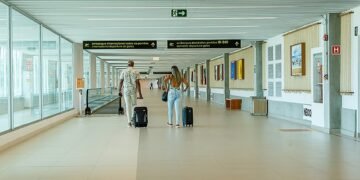 Portos e aeroportos da Bahia terão vacinação contra covid e testagem, diz secretária