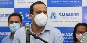 Máscara só deixará de ser obrigatória com 100% da população vacinada, diz Bruno Reis