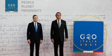 OAB repudia ataques a jornalistas em caminhada de Bolsonaro em Roma