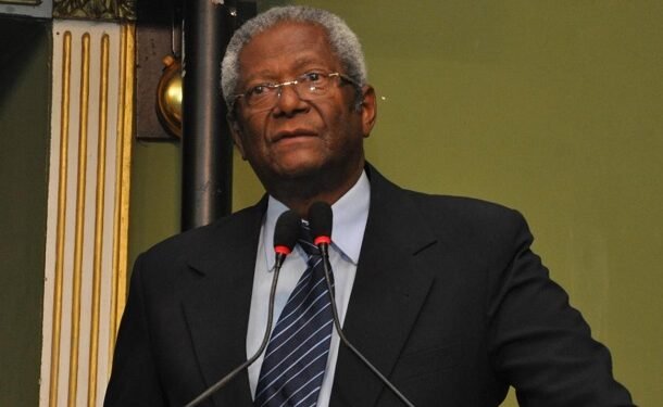 Edvaldo Brito possibilita a recuperação de imóveis abandonados com emenda ao PICS