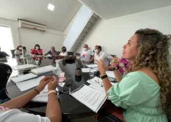 Eunápolis: Prefeitura senta na mesa de negociações com APLB